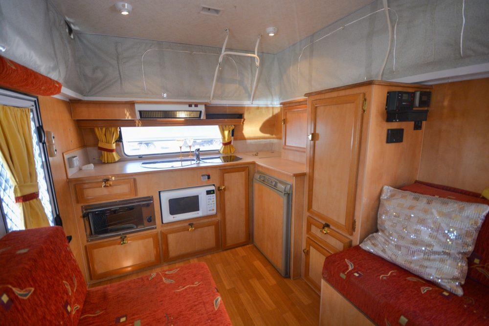 2006 GOLDSTREAM MINI RV #UC460 - Image 10